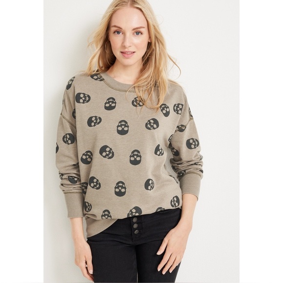 NWT Maurices Skull Print Crewneck Pullover Sweatshirt - Picture 1 of 7